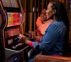 Layar pemain Poker Indonesia menampilkan statistik tangan dan chip stack pemain